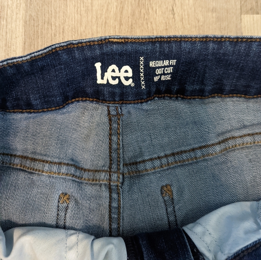 Lee Bootcut (Stretchy) Medium Rise Jeans Size 9 - Picture 3 of 4